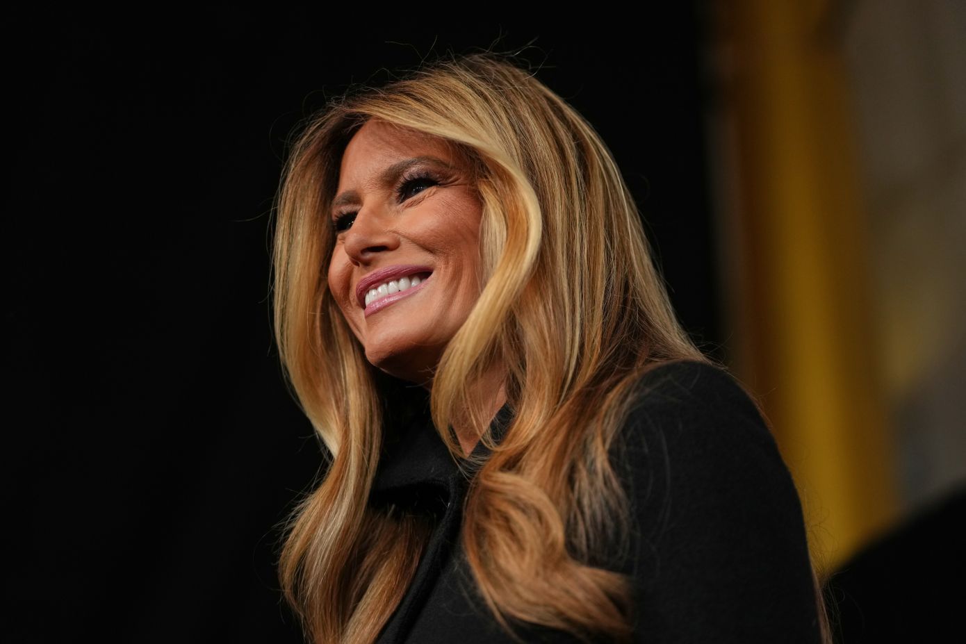 Το φόρεμα με αέρα charleston που έβαλε η Melania Trump στην πρεμιέρα του μιούζικαλ Chicago το λες και ντελικάτο method dressing