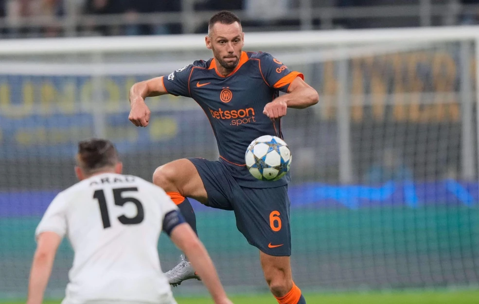 «Ο Ντε Φράι έχει προτάσεις από Ολυμπιακό και Μπενφίκα»