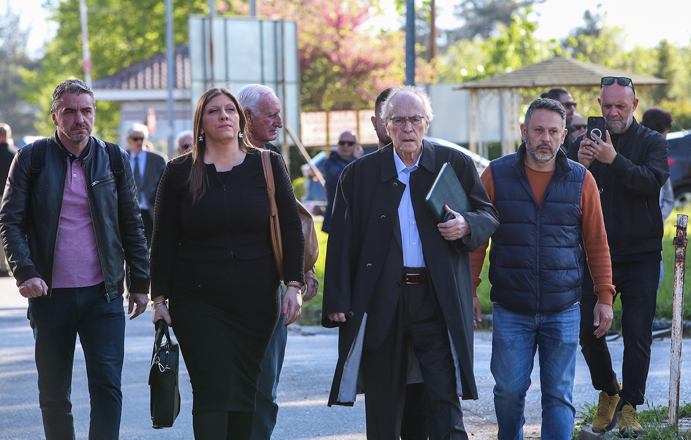 Δίκη για τα Τέμπη: Νέες αιχμές για τις συνθήκες διεξαγωγής &#8211; «Θέλω όλους τους κατηγορούμενους στις καρέκλες τους», είπε η Άλμα Λάττα