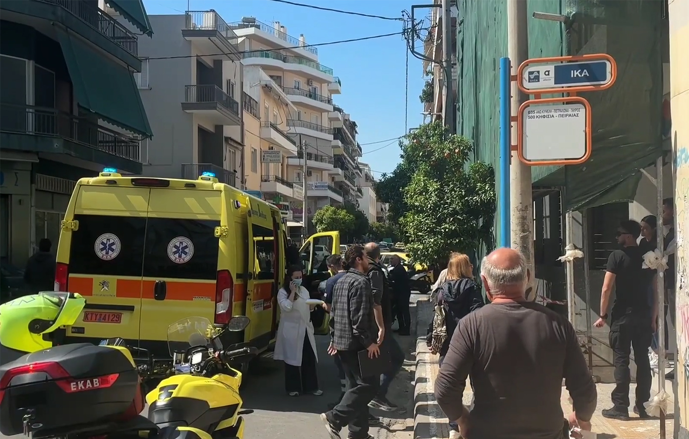 Ηλικιωμένος εισέβαλε με καραμπίνα στον ΕΦΚΑ στον Κεραμεικό και άνοιξε πυρ &#8211; Τραυματίστηκε υπάλληλος