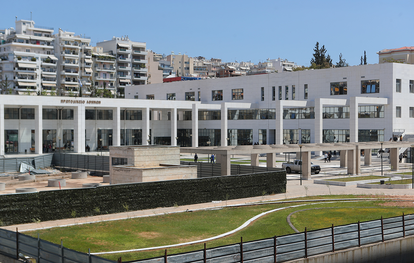 Από Δευτέρα ενεργοποιούνται τα φυλάκια στις δύο εισόδους του πρώην Ειρηνοδικείου στη Λουκάρεως &#8211; Νέα μέτρα ασφαλείας