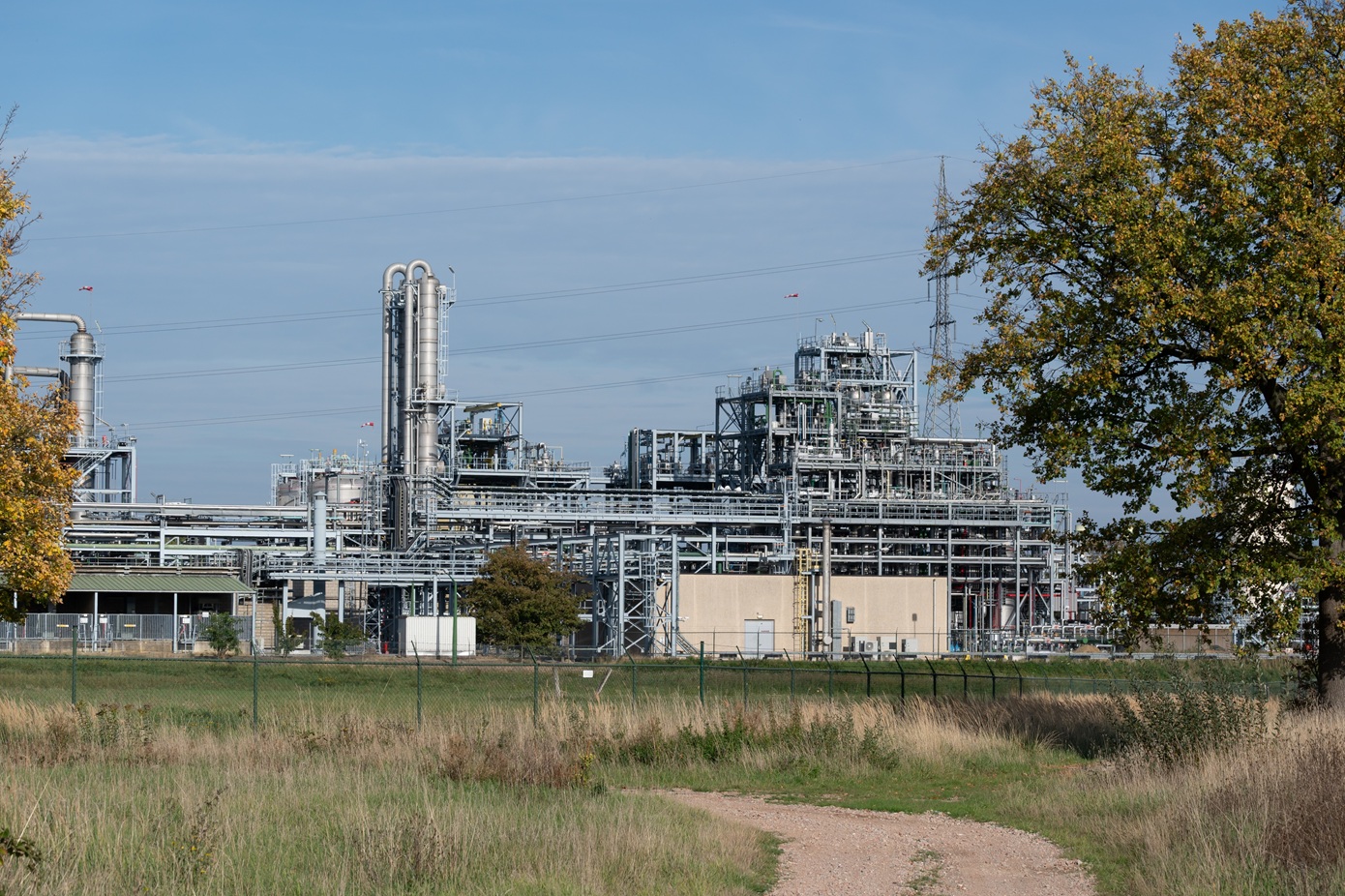 Κινεζικός κολοσσός αγοράζει εργοστάσιο στη Βρετάνια και προκαλεί πανικό στη Δύση