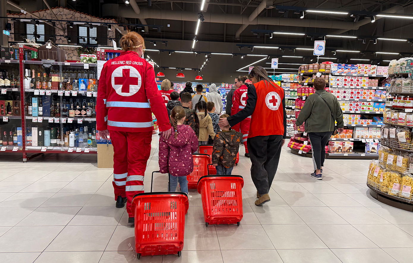 Ο Ελληνικός Ερυθρός Σταυρός και η Διαμαντής Μασούτης Α.Ε. στήριξαν 312 παιδιά τις Ημέρες του Πάσχα