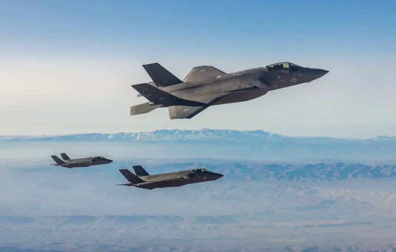 Προσομοιωτές F-16 και F-35 και εφαρμογές εικονικής πραγματικότητας της Πολεμικής Αεροπορίας στην Άμφισσα