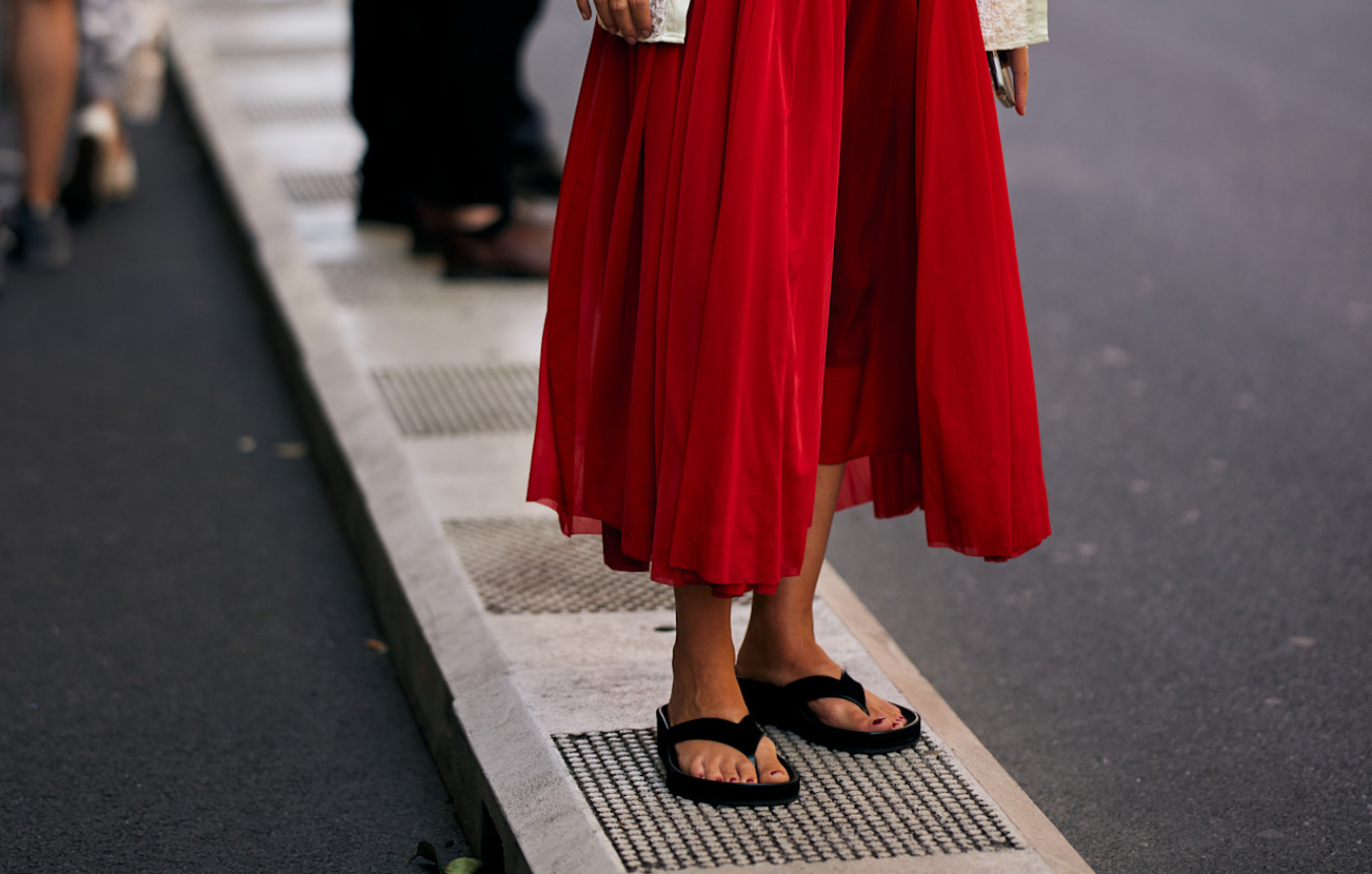 Από την παραλία στο κόκκινο χαλί: Οι Havaianas είναι το απρόσμενο fashion statement για ένα ακόμη καλοκαίρι