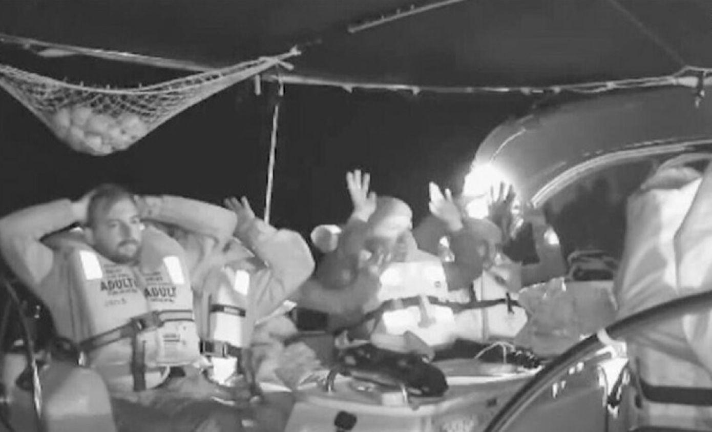 Ρεσάλτο ισραηλινών κομάντο σε στολίσκο με ανθρωπιστική βοήθεια προς τη Γάζα &#8211; Η επιχείρηση έγινε σε διεθνή ύδατα ανοιχτά της Κρήτης, δείτε βίντεο