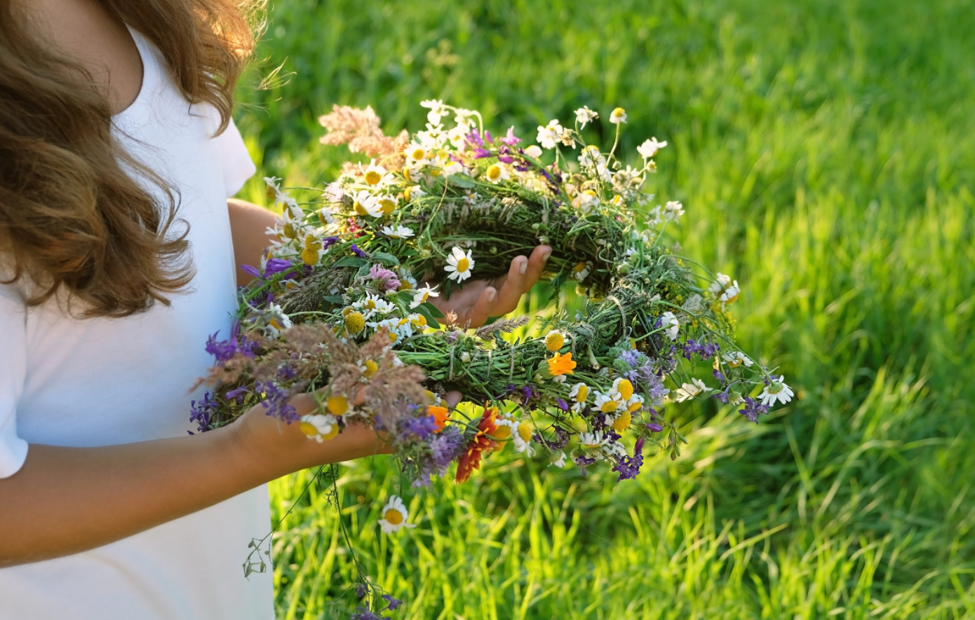 DIY Πρωτομαγιάτικο στεφάνι: Η πιο όμορφη ανοιξιάτικη δραστηριότητα για εσάς και τα παιδιά σας