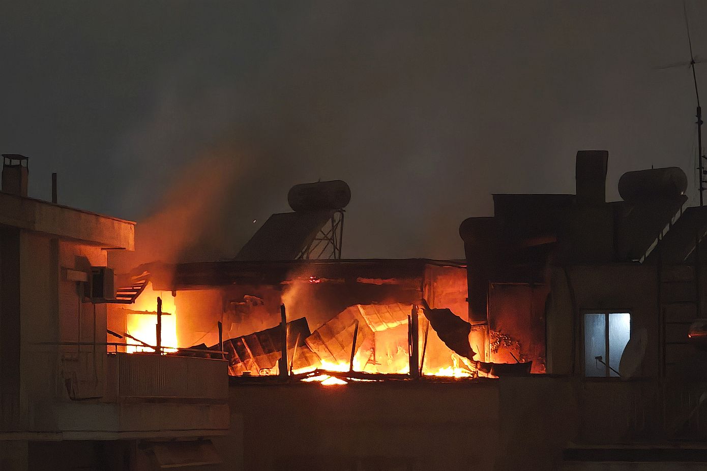 Μια γυναίκα νεκρή από την φωτιά σε διαμέρισμα στη Νέα Σμύρνη