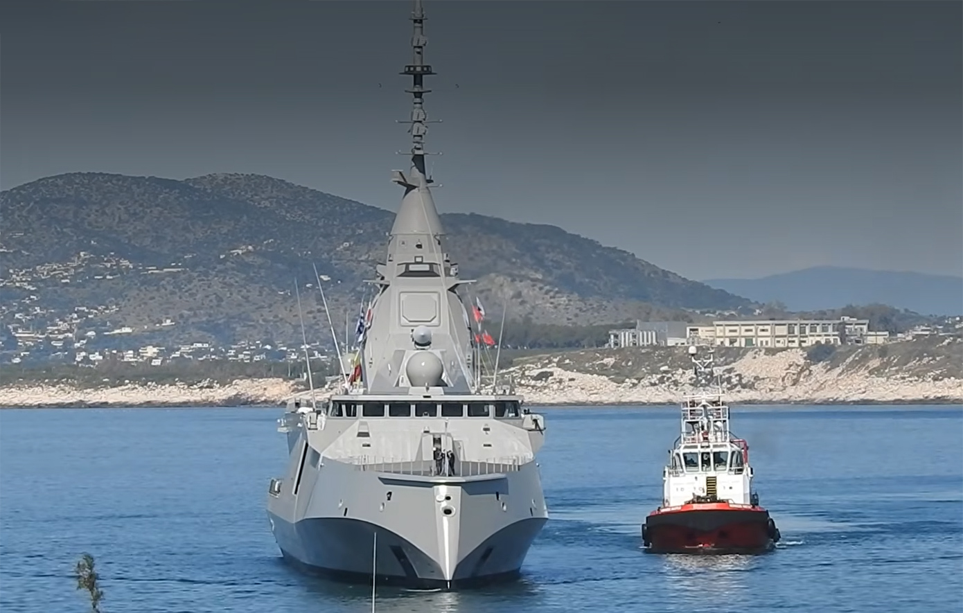 Στον Πειραιά για πρώτη φορά η φρεγάτα «Κίμων» &#8211; Μητσοτάκης και Μακρόν θα την επισκεφθούν αύριο