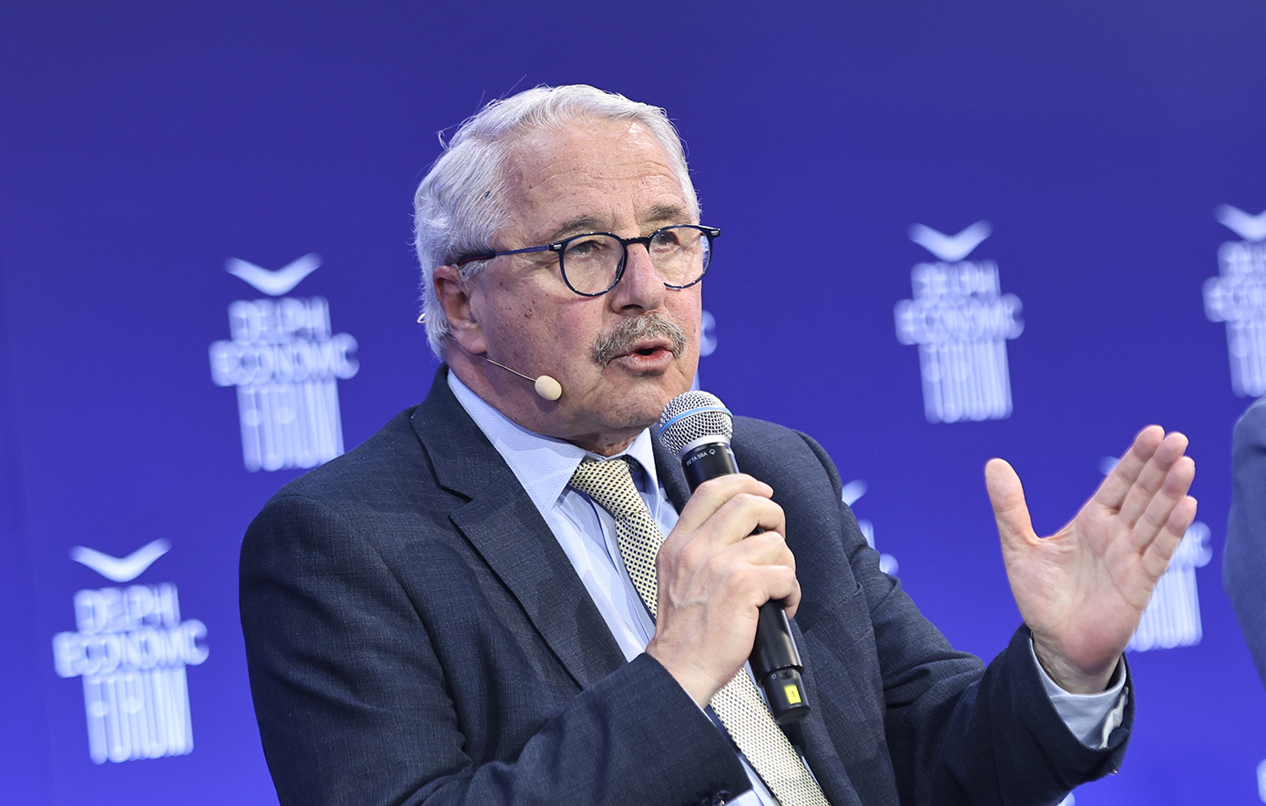 «Νίκη» Μανιάτη στις Βρυξέλλες: Δικαίωση για την ελληνική τεχνολογία ηλιακών θερμικών