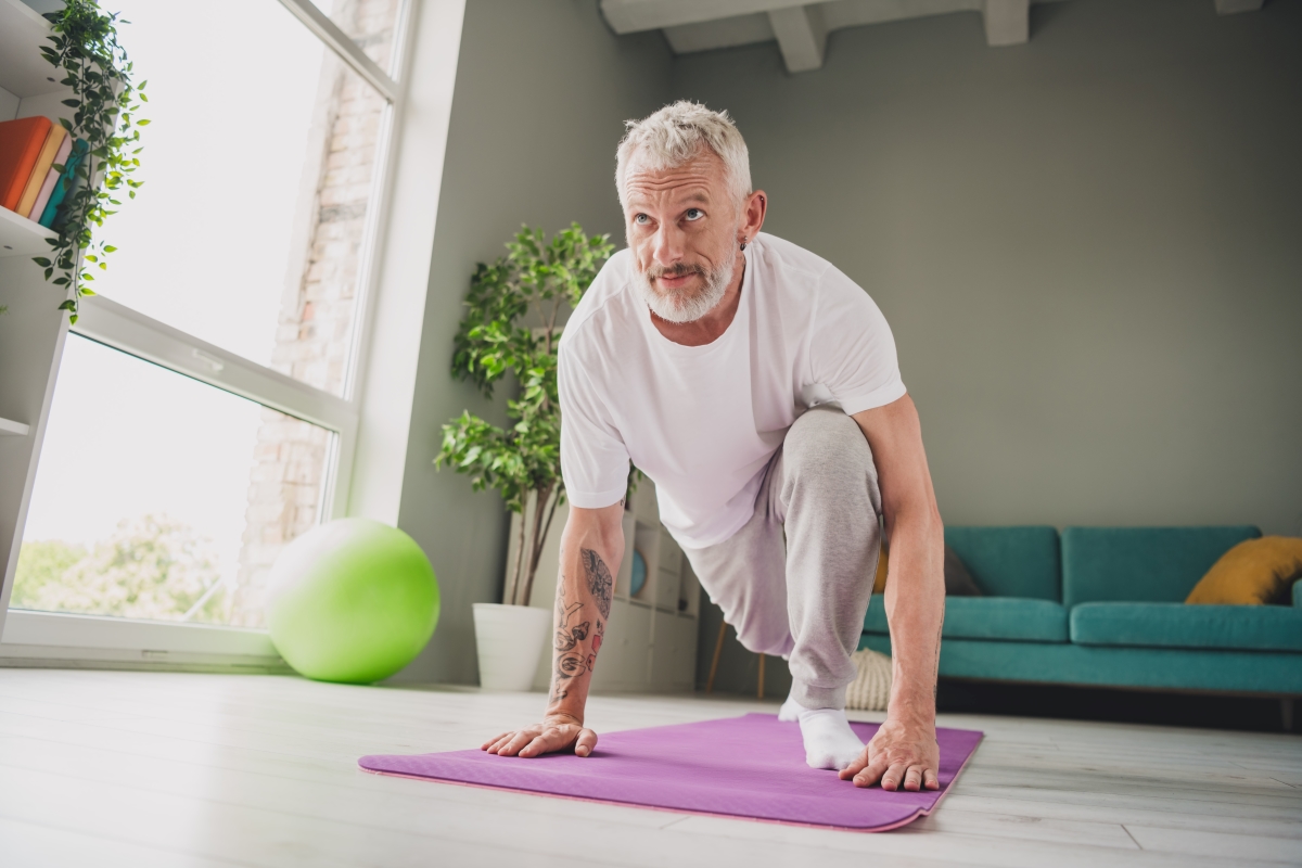 Ένας απλός οδηγός για να διατηρήσετε τη φόρμα σας χωρίς να χρειάζεστε το γυμναστήριο