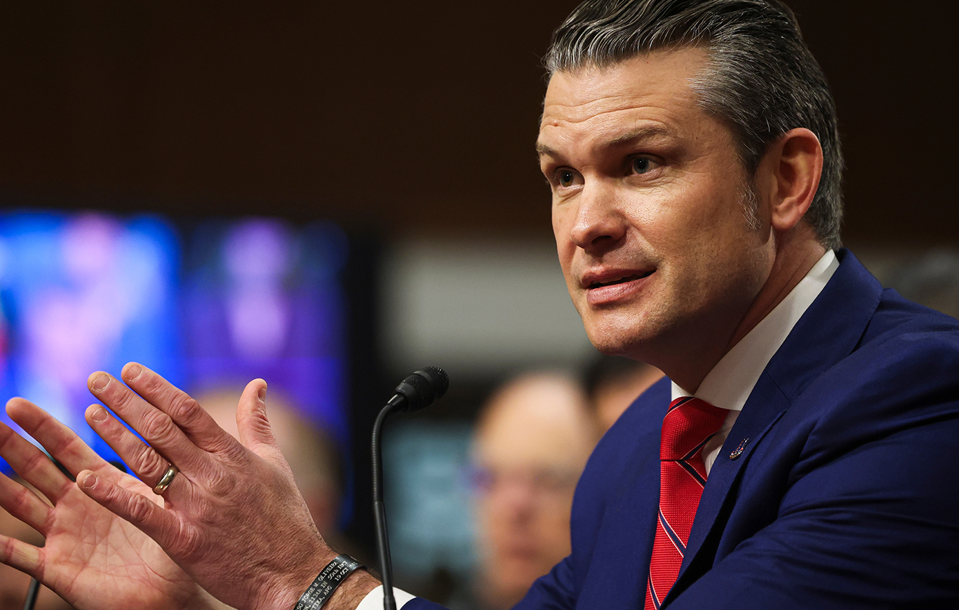 Μόλις κατάλαβε ο Χέγκσεθ ότι οι ΗΠΑ ξόδεψαν στο Ιράν το 50% των αποθεμάτων τους σε πυρομαχικά, «έριξε» τους συμμάχους του