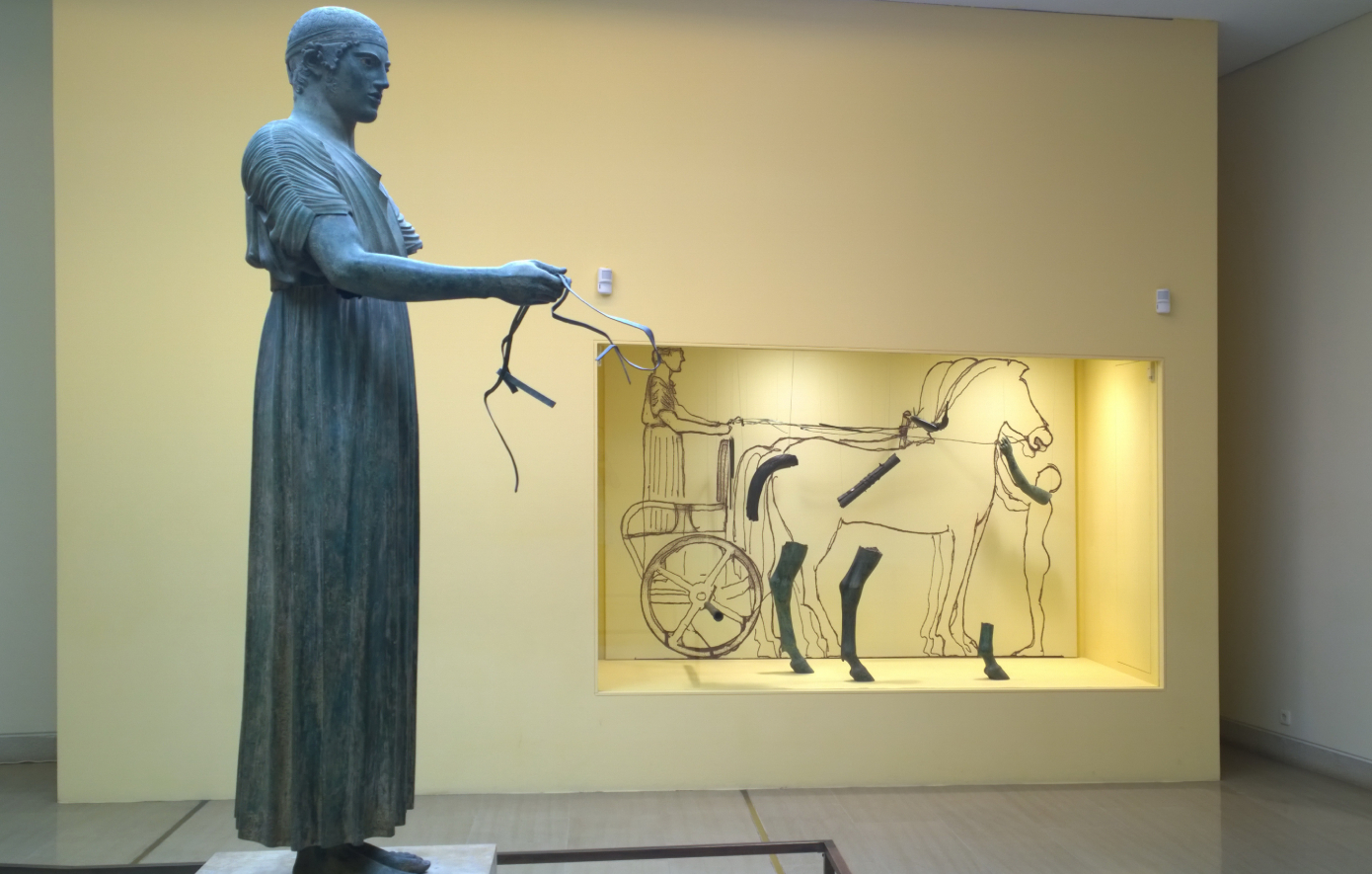 Σαν σήμερα 16 Απριλίου: O Ηνίοχος βλέπει ξανά το φως των Δελφών