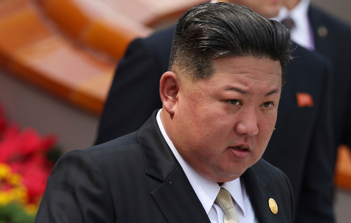 Ο Κιμ Γιονγκ Ουν εξύμνησε τους Βορειοκορεάτες στρατιώτες που σκοτώθηκαν πολεμώντας στο πλευρό της Ρωσίας, εγκαινιάζοντας νέο μουσείο