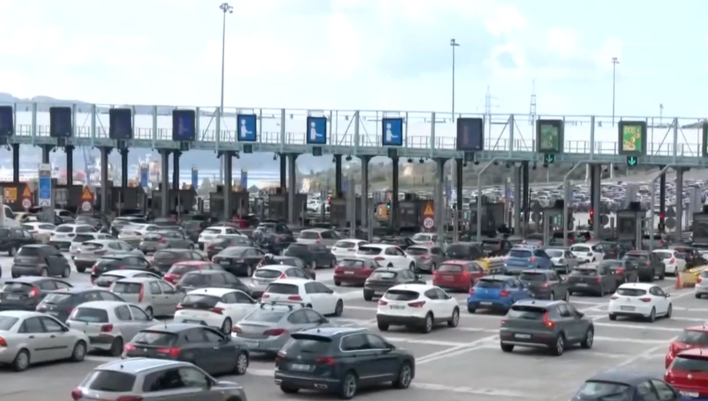 Πασχαλινή έξοδος: Περισσότερα από 320.000 οχήματα πέρασαν τα διόδια σε δύο ημέρες – Αυξημένη κίνηση σε ΚΤΕΛ και λιμάνια