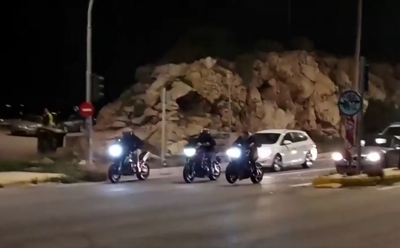 Πώς «στήνονται» οι κόντρες στην παραλιακή &#8211; «Έχουμε φτάσει να τρέχουμε και με 300 χιλιόμετρα την ώρα»