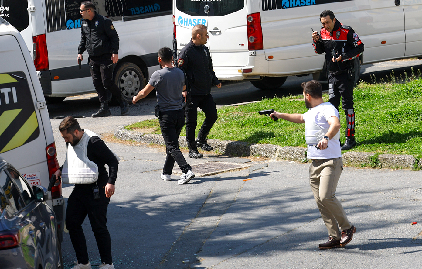 Πυροβολισμοί κοντά στο προξενείο του Ισραήλ στην Κωνσταντινούπολη &#8211; Νεκροί και τραυματίες