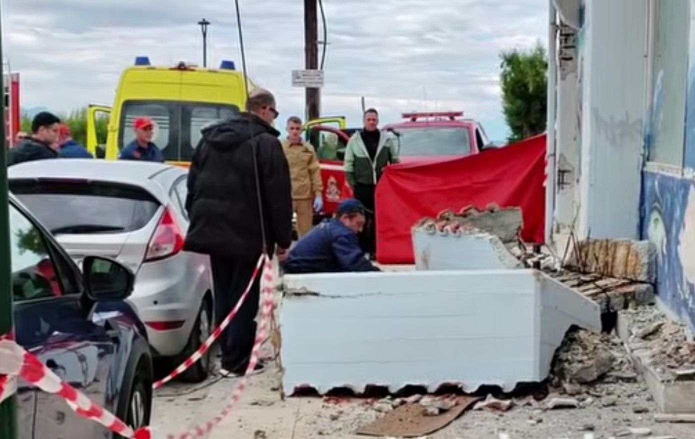 Γερμανίδα τουρίστρια η γυναίκα που καταπλακώθηκε από μπαλκόνι στην Κόρινθο &#8211; «Ήταν διαμελισμένη, είχαν &#8220;Άγιο&#8221; τα τρία παιδιά» λέει η ΠΟΕΔΗΝ