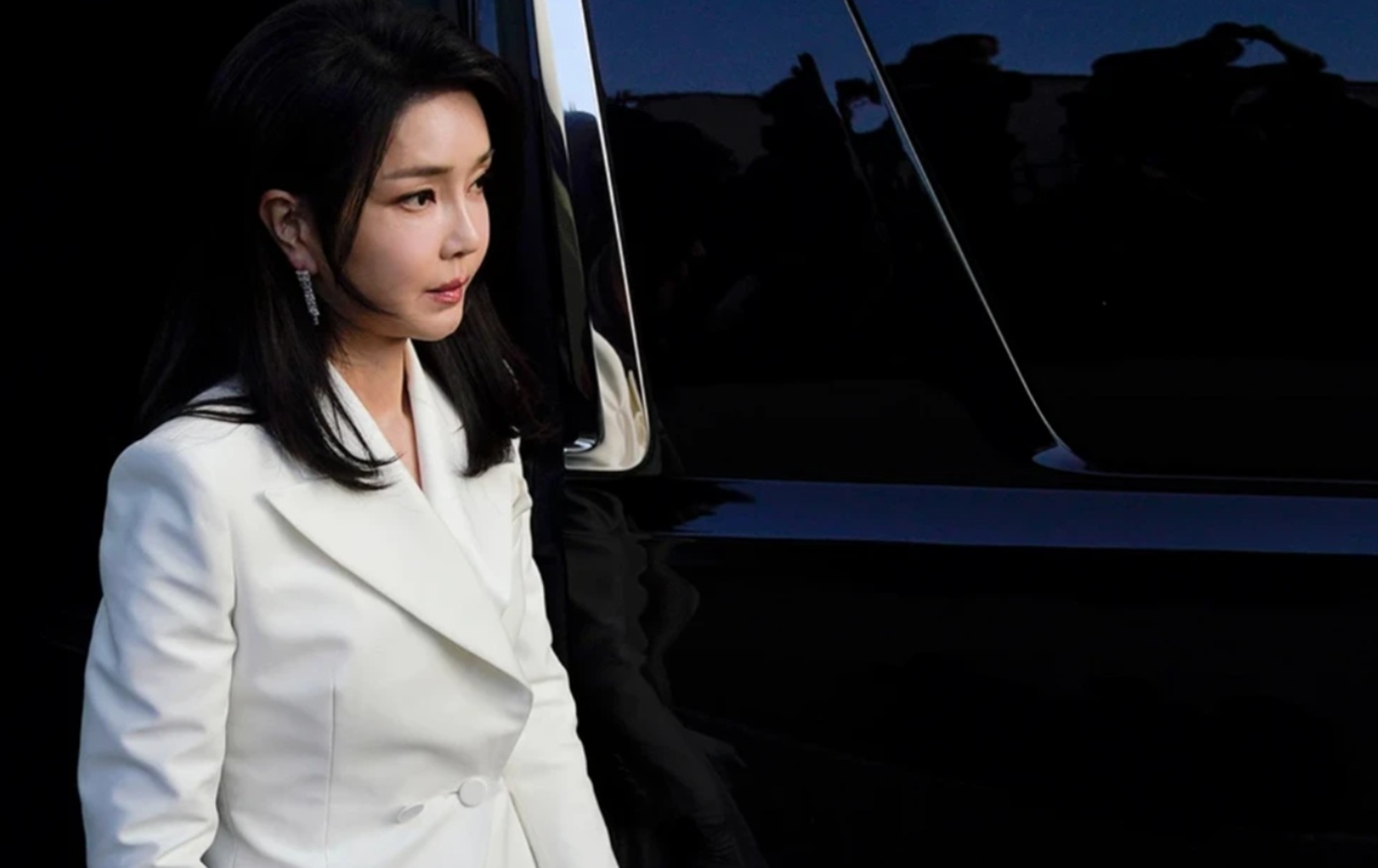 Η πρώην πρώτη κυρία της Νότιας Κορέας, Κιμ Κέον Χε, καταδικάστηκε από Εφετείο σε τέσσερα χρόνια φυλάκισης