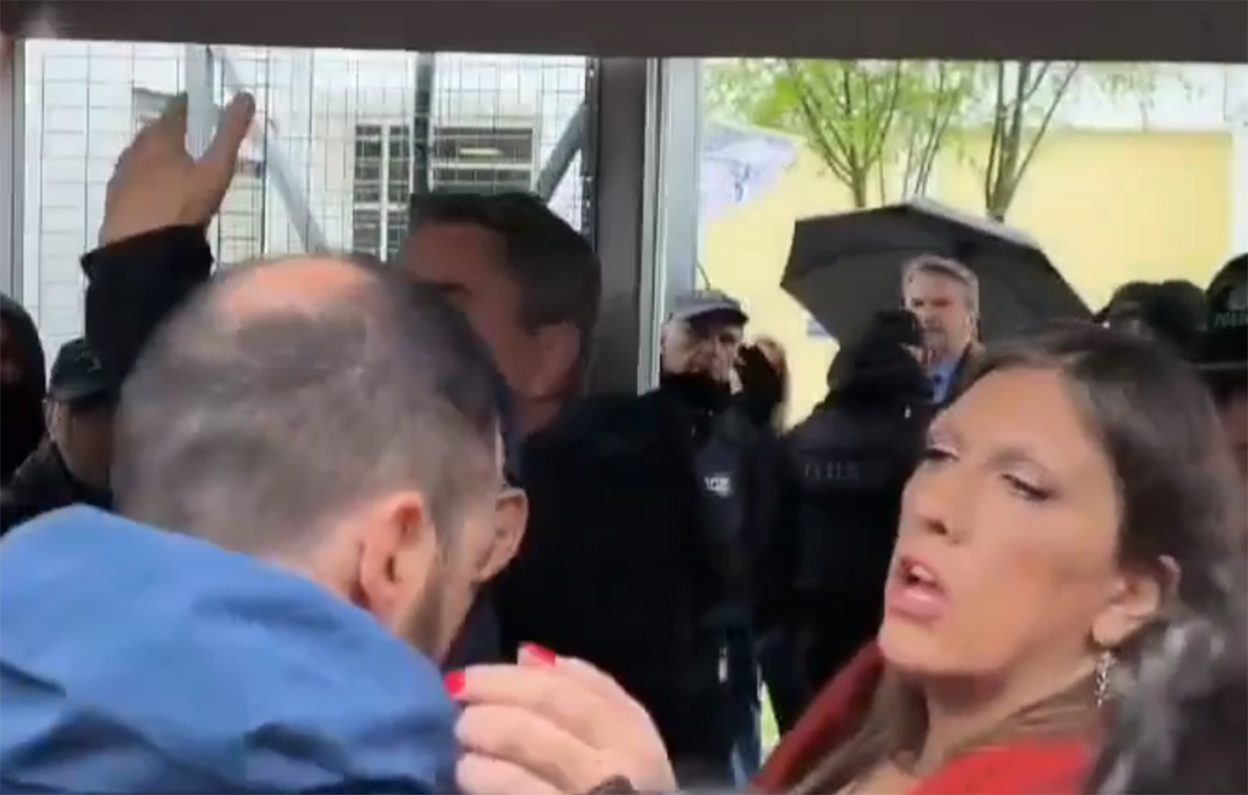 Παρέμβαση Κωνσταντοπούλου πριν τη δίκη των Τεμπών για να μπει ο Παπαγγελής και άλλοι συγγενείς &#8211; «Έτσι υποδέχεστε τους γονείς;»