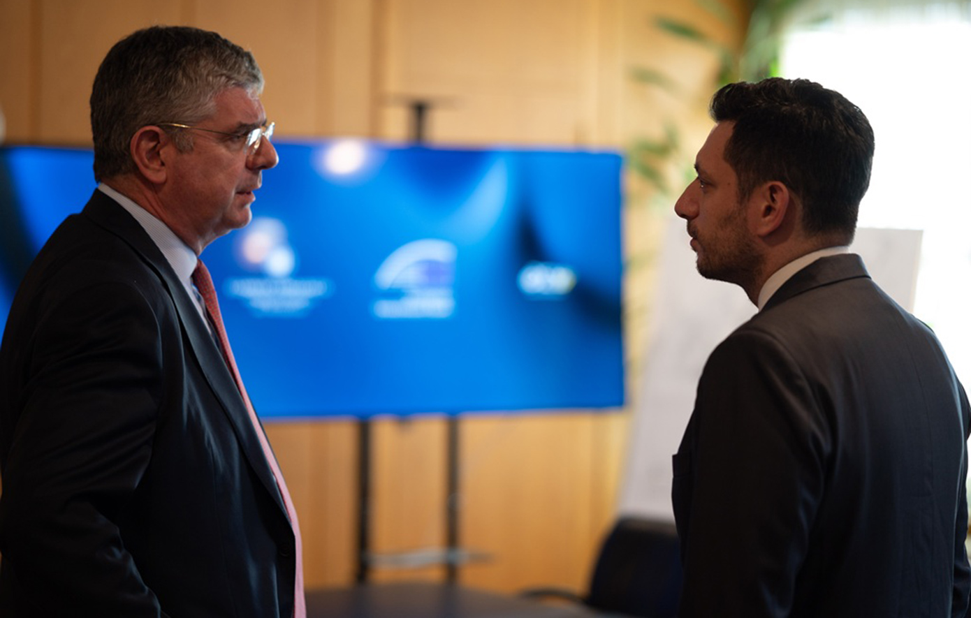 Στρατηγική συνεργασία του υπουργείου Υποδομών-Μεταφορών και της ΕΤΕπ για την ενεργειακή υποστήριξη των ηλεκτρικών λεωφορείων στην Αθήνα