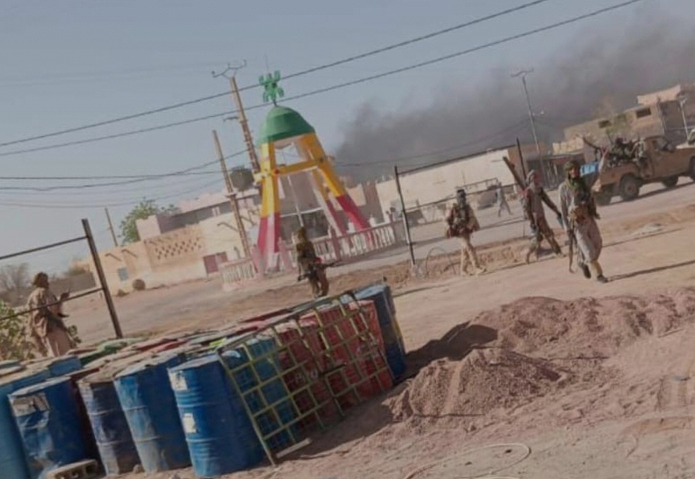 Μαλί: Τζιχαντιστές αναλαμβάνουν την ευθύνη για τις συντονισμένες επιθέσεις με την εξέγερση των Τουαρέγκ σε όλη τη χώρα