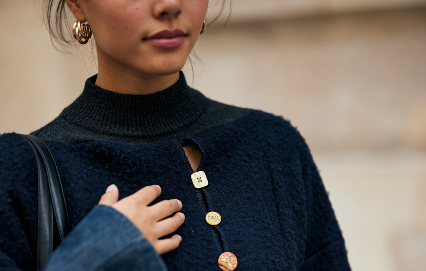 Τα κραγιόν που δεν φεύγουν: Οι συνθέσεις που αντέχουν ώρες χωρίς να σας προδίδουν