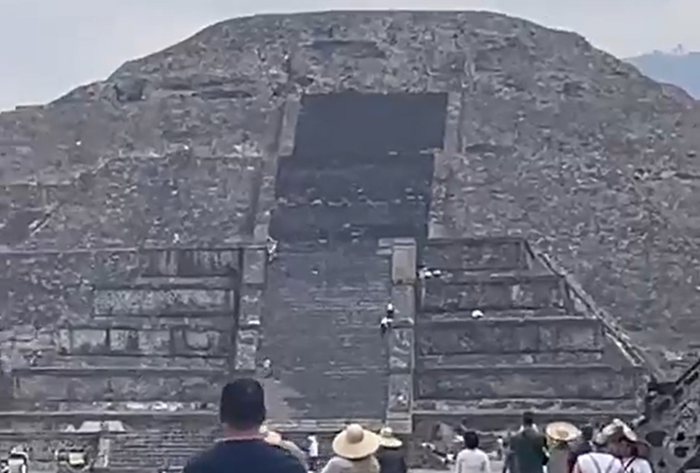 Άγνωστος άνοιξε πυρ στις πυραμίδες του Τεοτιουακάν στο Μεξικό &#8211; Νεκρή τουρίστρια, ο δράστης αυτοκτόνησε