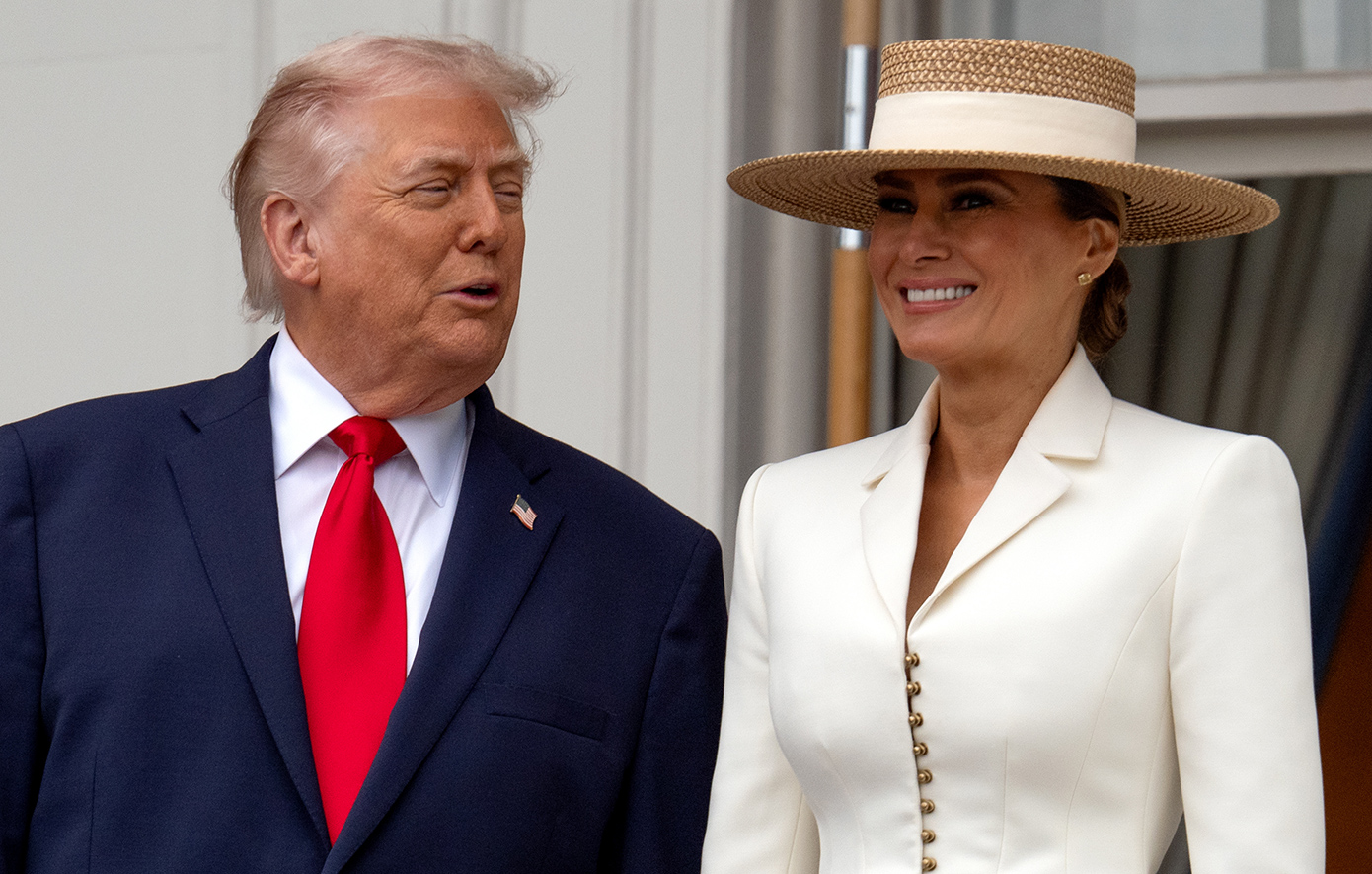 Εντυπωσιακή για άλλη μία φορά η Μελάνια Τραμπ στη συνάντηση τον βασιλιά Κάρολο και τη βασίλισσα Καμίλα