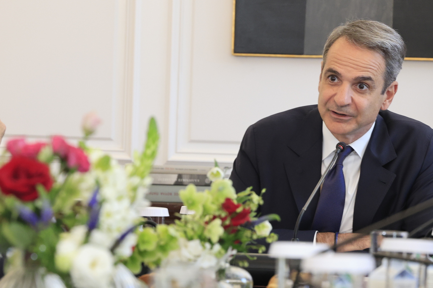 Αντεπίθεση Μαξίμου με βολές κατά Ανδρουλάκη – Η νέα τακτική Μητσοτάκη – Πώς διαβάζουν τη νέα δημοσκόπηση