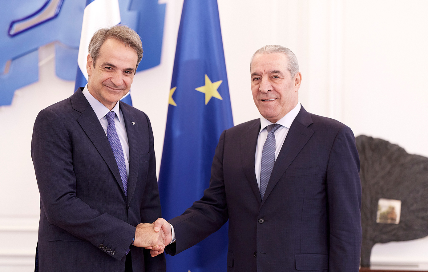 Πρωθυπουργός Κυριάκος Μητσοτάκης συναντήθηκε σήμερα στο Μέγαρο Μαξίμου με τον Αντιπρόεδρο της Παλαιστινιακής Αρχής, Hussein al-Sheikh.