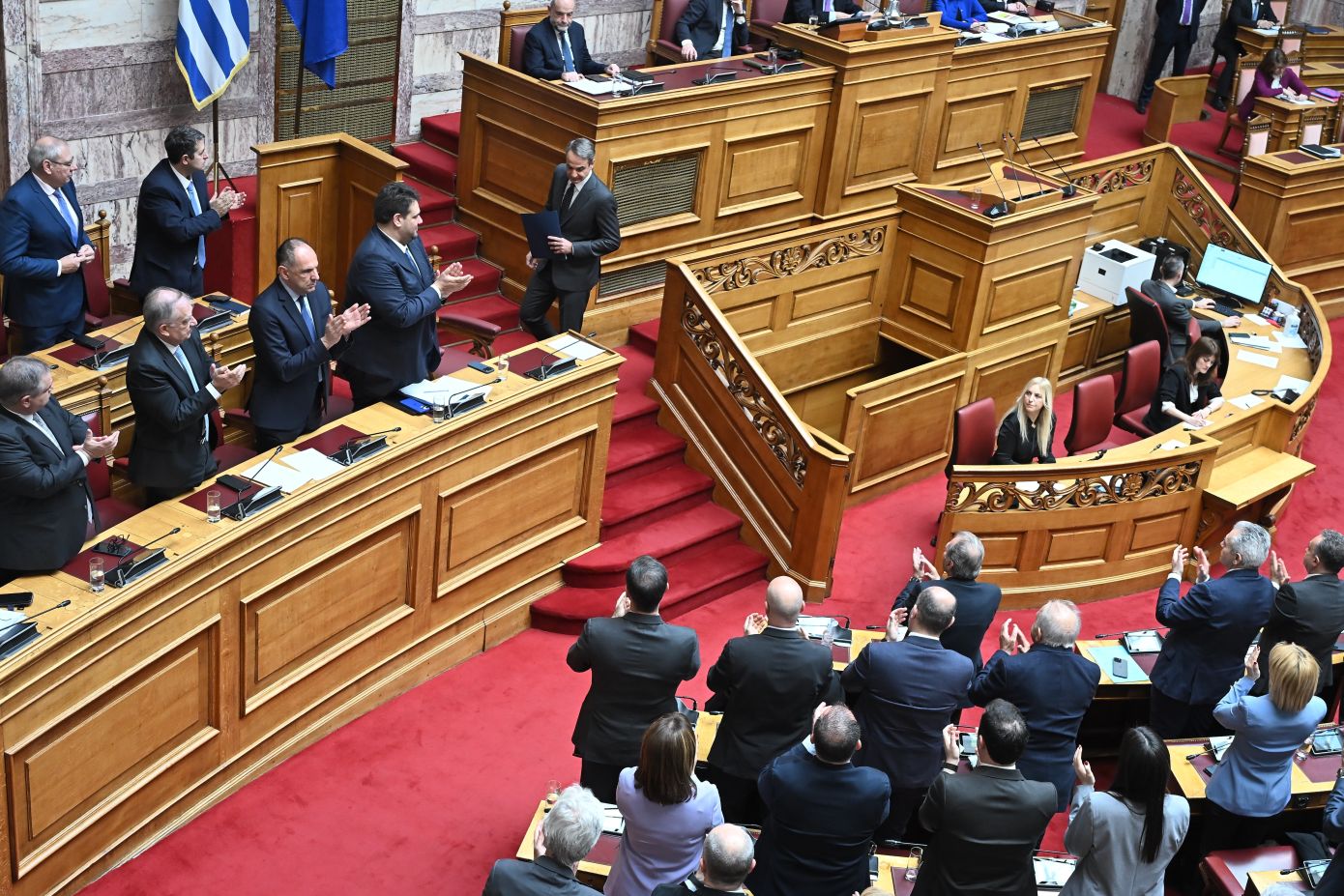 Φυγή προς τα εμπρός επιχειρεί η κυβέρνηση μετά την αποκωδικοποίηση της δικογραφίας για τον ΟΠΕΚΕΠΕ