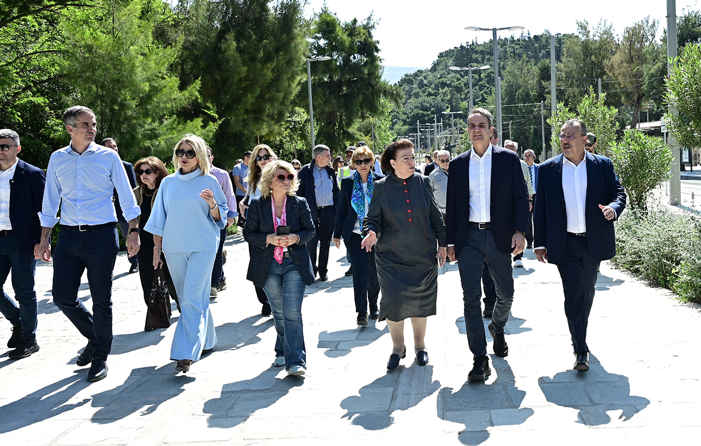 Ο Κυριάκος Μητσοτάκης στη Βασιλίσσης Όλγας για τα έργα ανάπλασης