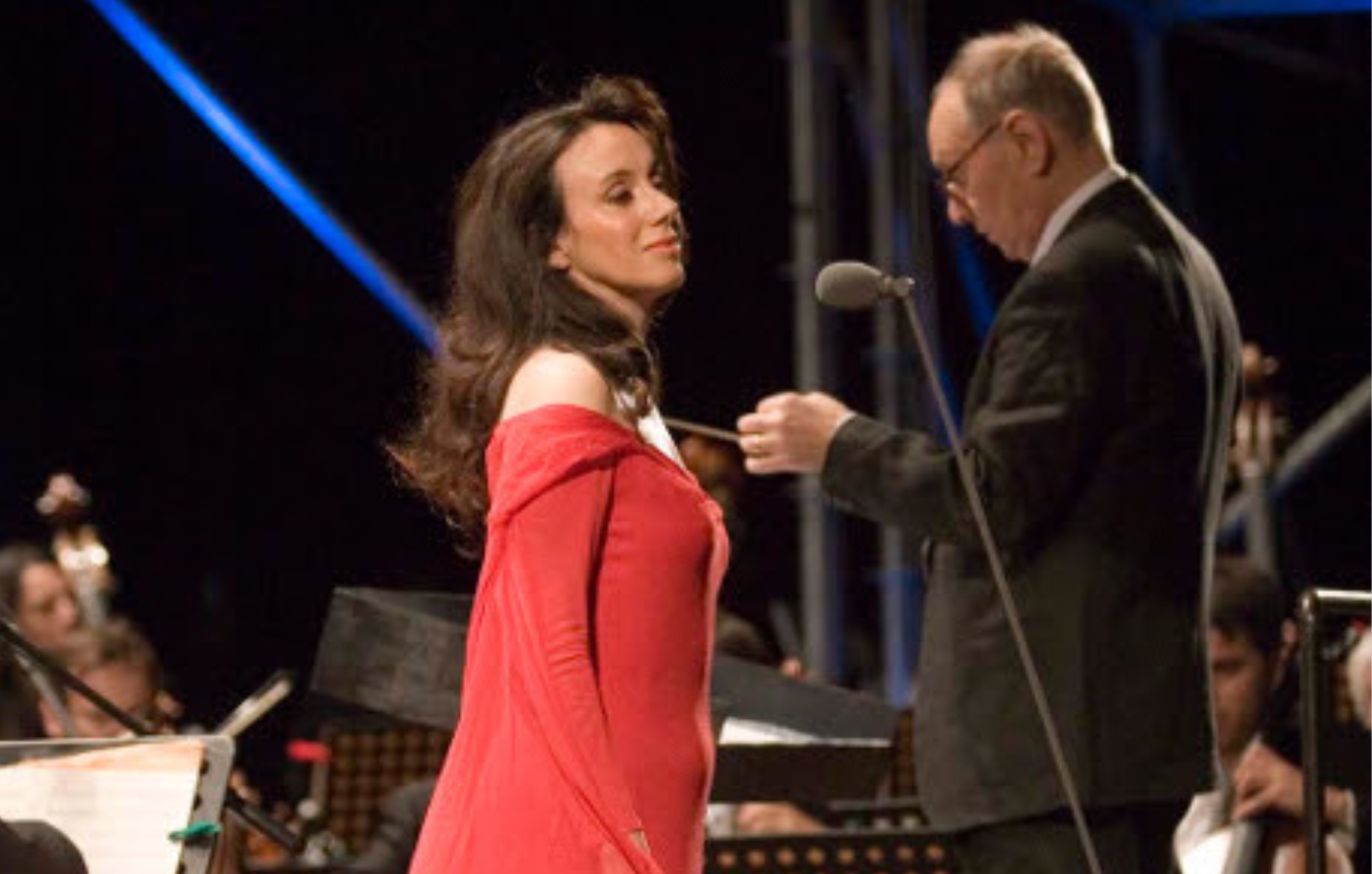 Susanna Rigacci: Η θρυλική φωνή του Ennio Morricone έρχεται στο Παλλάς για να ζωντανέψει τις θρυλικές μελωδίες του