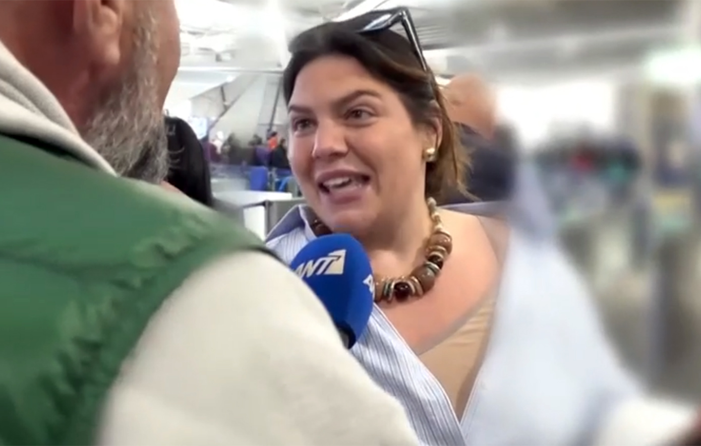 Δανάη Μπάρκα: «Ντροπή, να μάθετε σε αυτή την εκπομπή να λέτε σωστά το όνομα του αγοριού μου» &#8211; Γιώργος Λιάγκας: «Για εμένα το είπε»