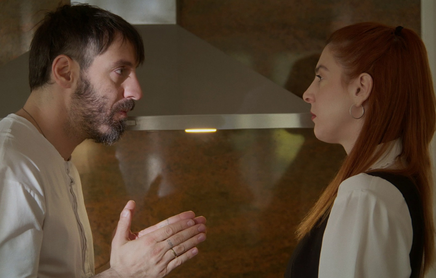 Να μ' αγαπάς