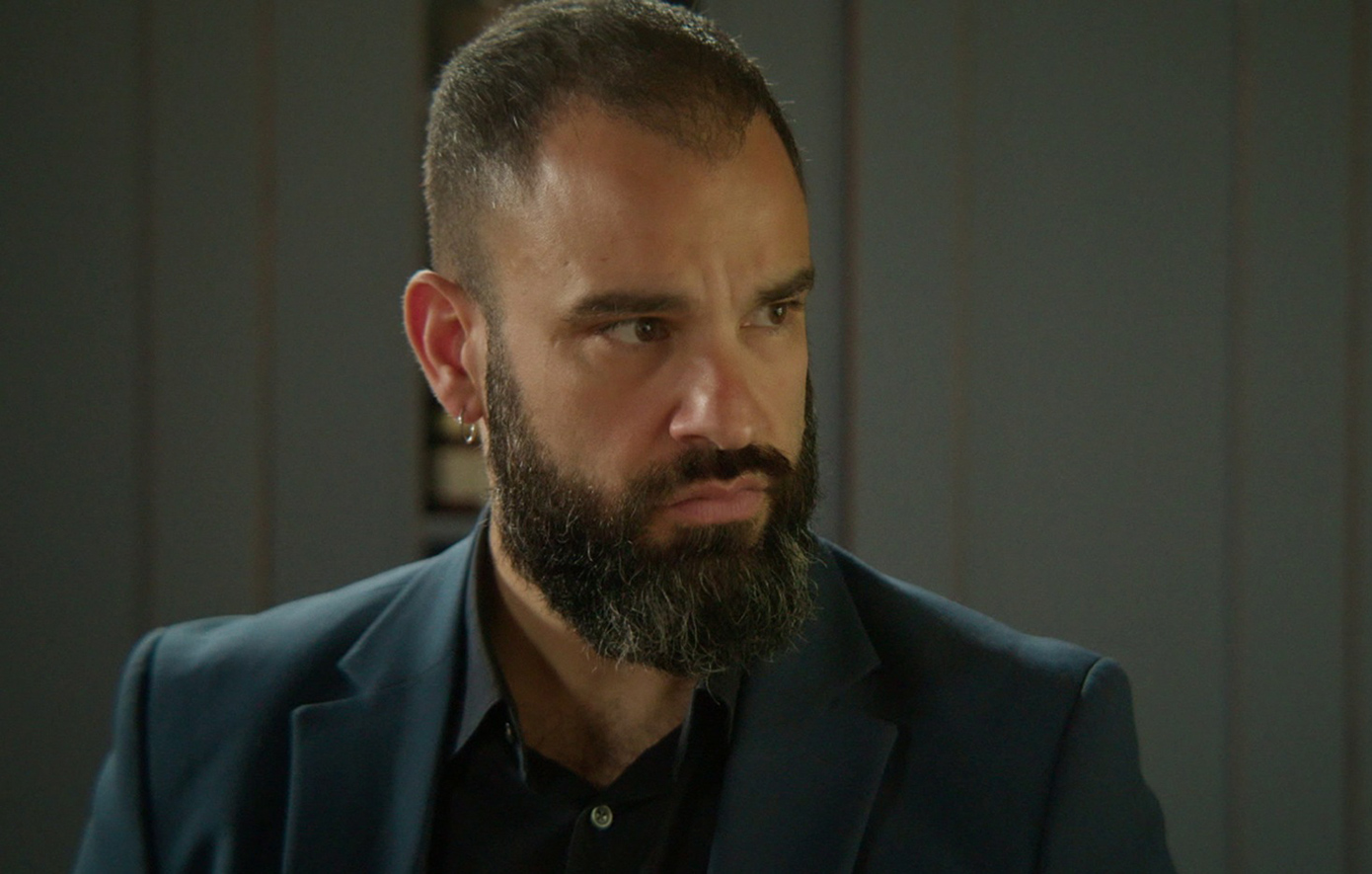 Να μ' αγαπάς Να μ' αγαπάς