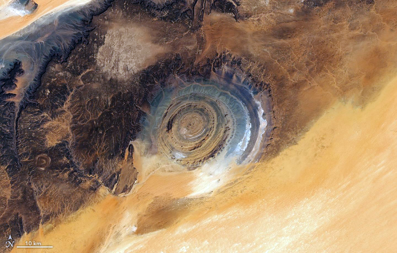 «Το Μάτι της Σαχάρας»: Το εντυπωσιακό γεωλογικό φαινόμενο στη Μαυριτανία που είναι σαν να ήρθε από άλλο πλανήτη