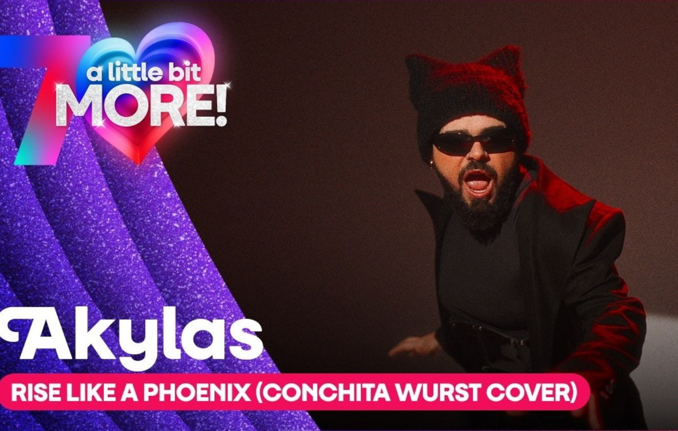 Eurovision 2026: Η καθηλωτική ερμηνεία του Akylas στο «Rise Like a Phoenix» της Κοντσίτα