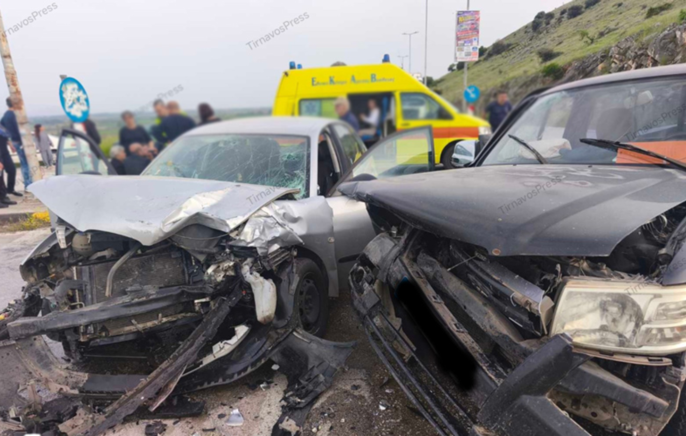 Τροχαίο στη Λάρισα: Πέντε τραυματίες σε σφοδρή σύγκρουση – Πήγαιναν σε κηδεία