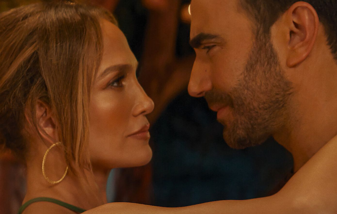 Office Romance: Η ρομαντική κομεντί του Netflix που ήδη συζητιέται – Πρωταγωνιστεί η Τζένιφερ Λόπεζ