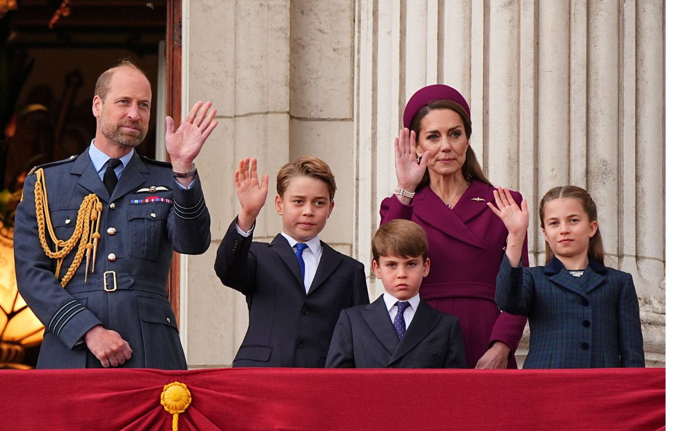 Ο «χρυσός κανόνας» που σπάνε διακριτικά ο πρίγκιπας Ουίλιαμ και η Κέιτ στα οικογενειακά τους ταξίδια