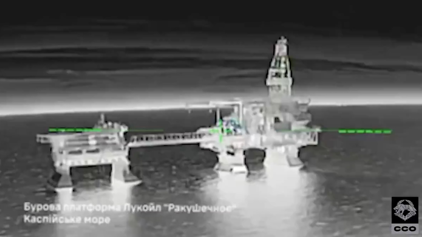 Πώς οι Ουκρανοί κατάφεραν να χτυπήσουν ρωσικές πλατφόρμες εξόρυξης πετρελαίου στην Κασπία θάλασσα &#8211; Δείτε βίντεο