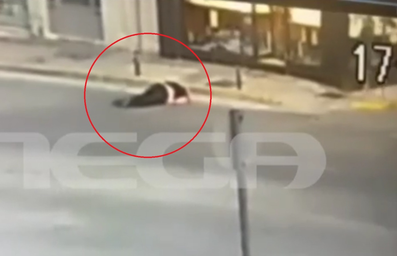 Σοκαριστικό βίντεο: Καρέ καρέ ο άγριος ξυλοδαρμός κοσμηματοπώλη στην Παλλήνη