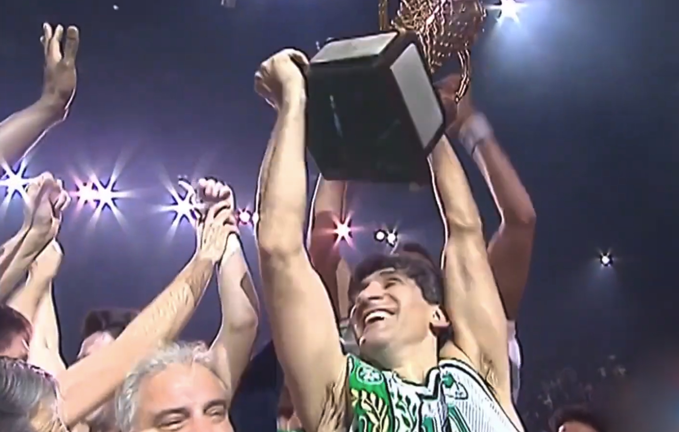 H πρώτη ελληνική ομάδα που κατέκτησε το Κύπελλο Πρωταθλητριών Ευρώπης στο μπάσκετ