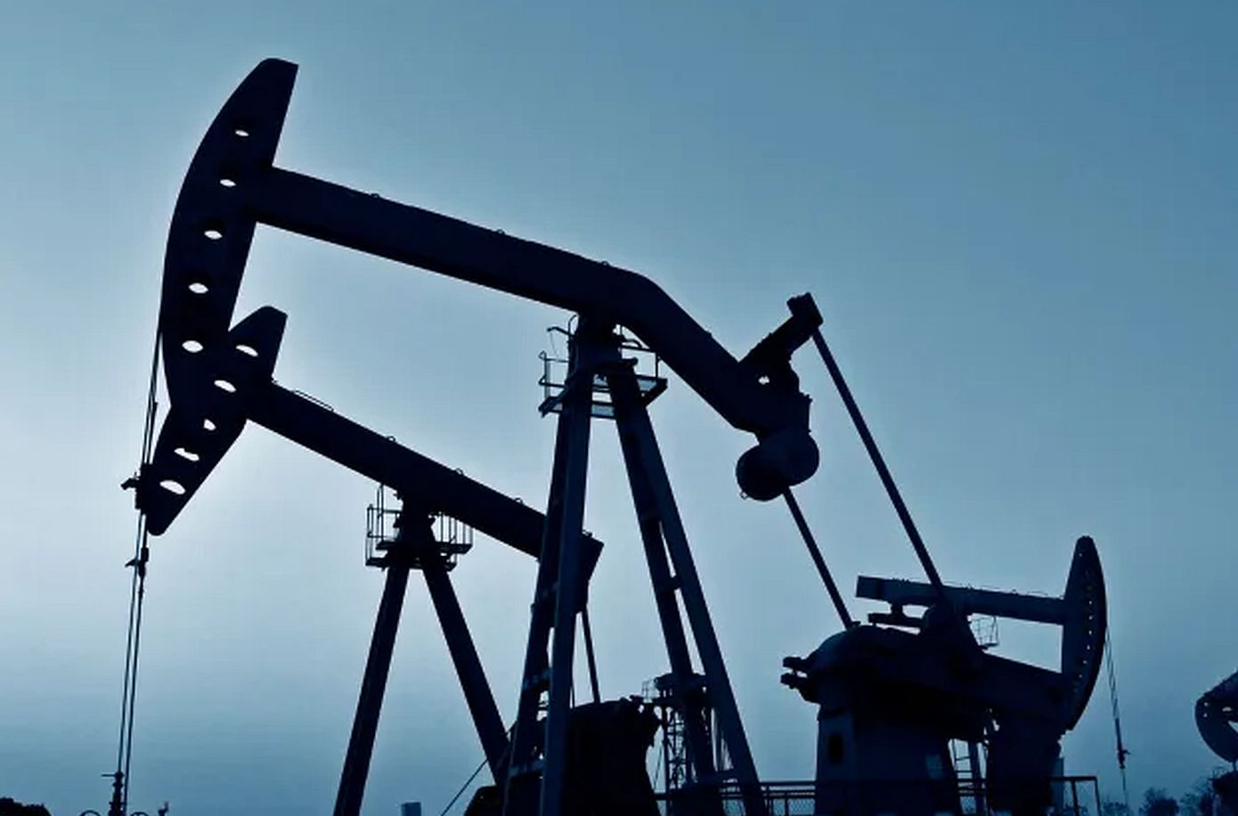 Πετρέλαιο: Η τιμή του βαρελιού ξεπέρασε ξανά τα 100 δολάρια μετά την ανακοίνωση περί αποκλεισμού των λιμανιών του Ιράν