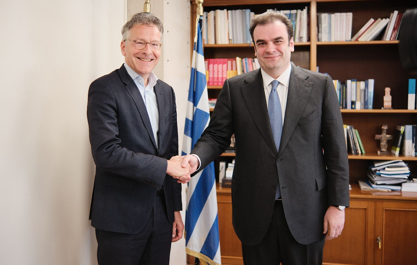 Ντάισελμπλουμ: Με κάνει περήφανο που ο Έλληνας υπουργός Οικονομικών προεδρεύει πλέον του Eurogroup