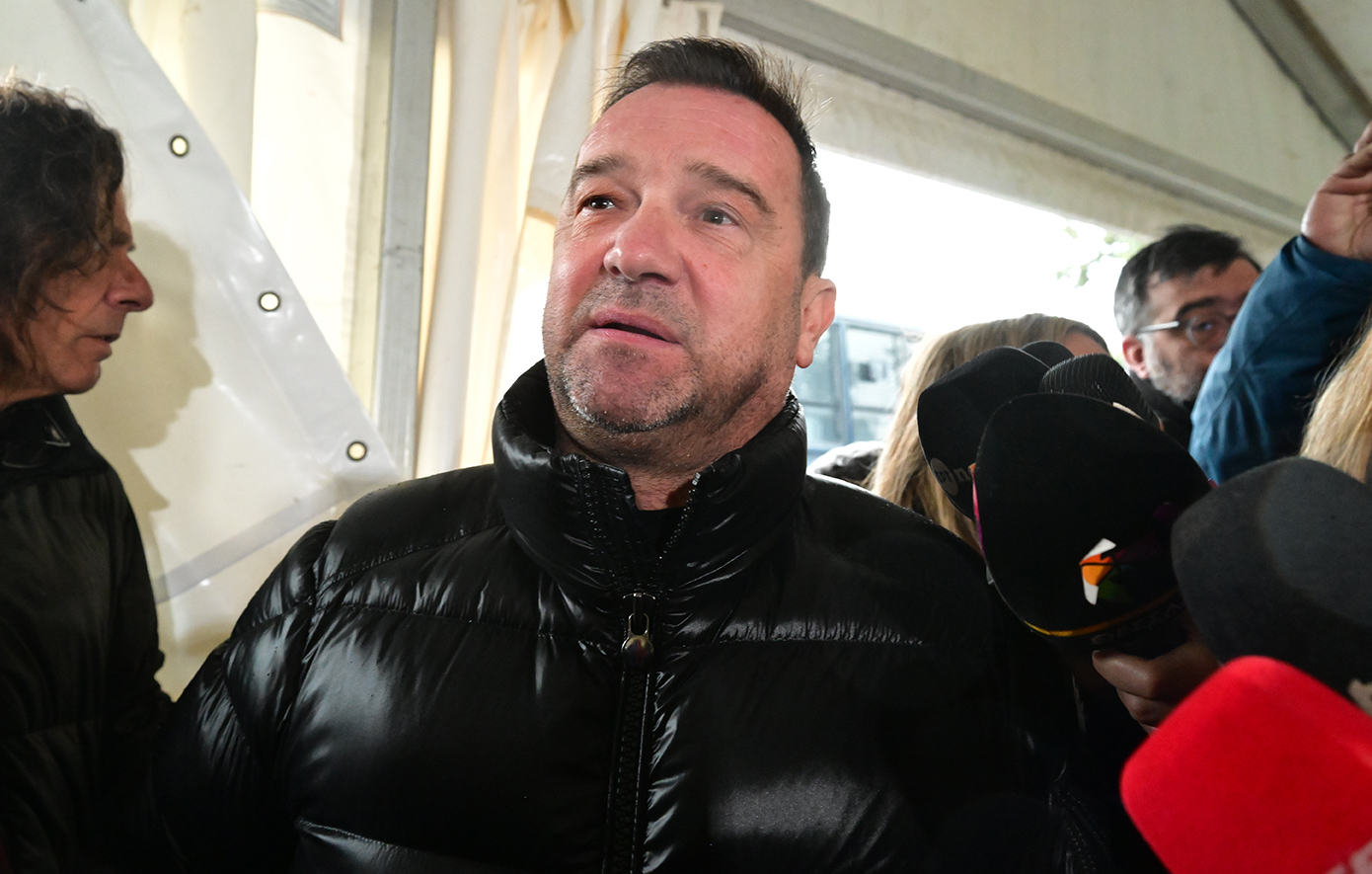 Εντάσεις, φωνές και διαμαρτυρίες στη δίκη για τα Τέμπη &#8211; Πλακιάς: «Άπαντες ησυχία όταν ακούγονται τα ονόματα των παιδιών μου!»