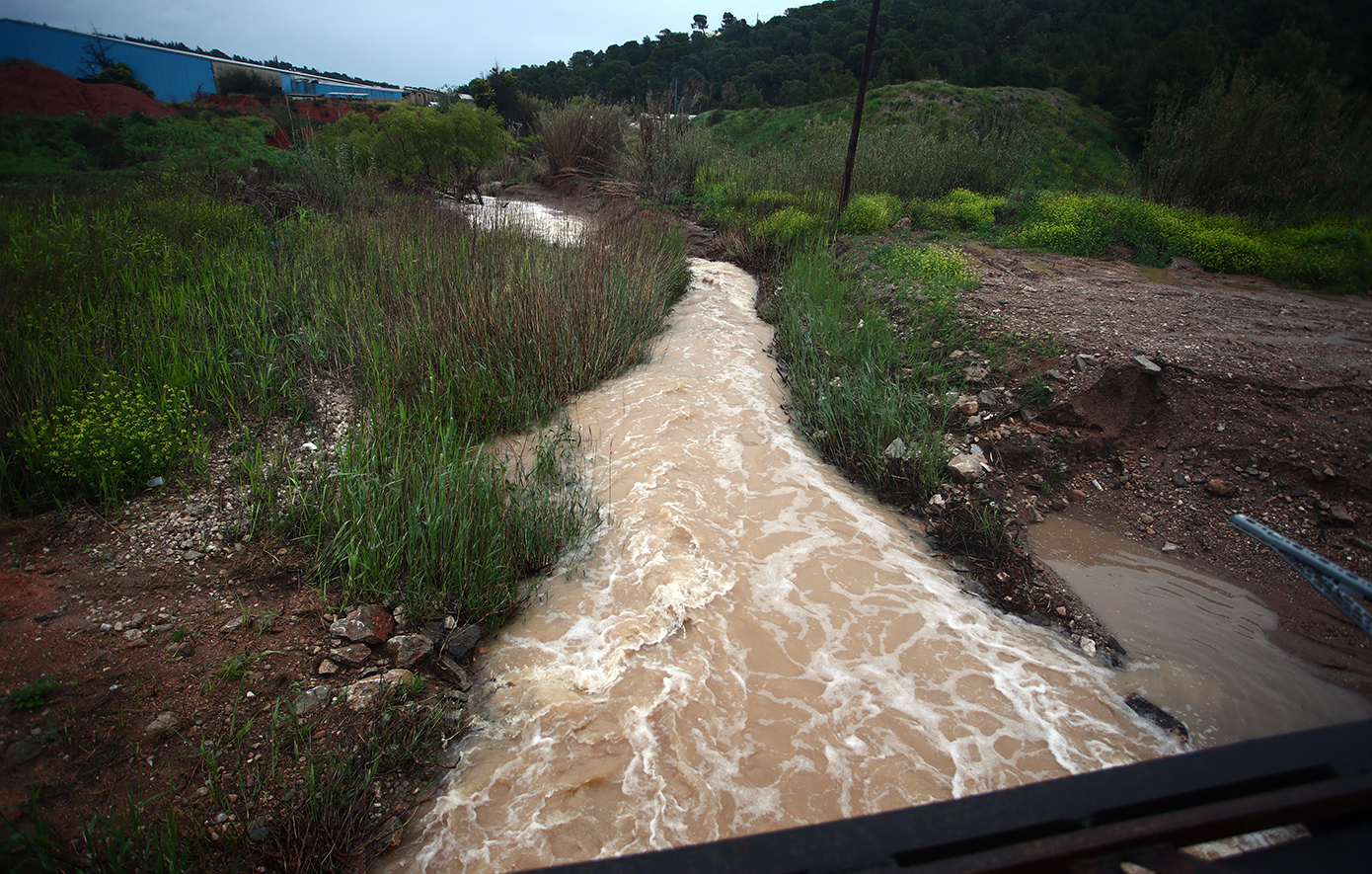 Η κακοκαιρία Erminio σφυροκοπά τη χώρα