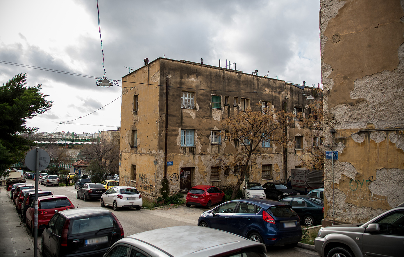 Περιφέρεια Αττικής για τα Προσφυγικά: Δεν υφίσταται θέμα κατεδάφισης, εγκατάλειψης ή εμπορευματοποίησής τους